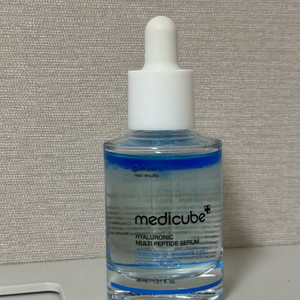 메디큐브 히알루로닉 멀티 펩타이드 세럼 30ml