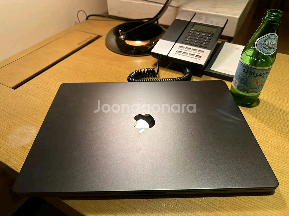 맥북프로 16 M3 36G 16인치 4T AS기간--2