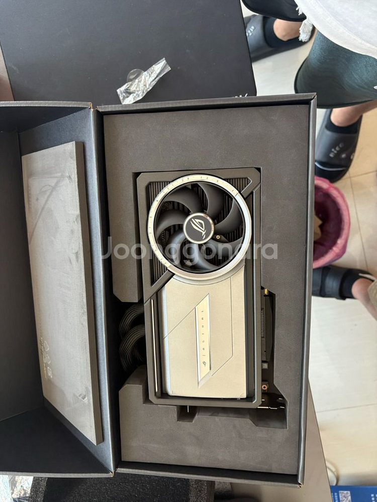 ROG RTX 5090 ASTRAL OC 수냉 쿨러--4