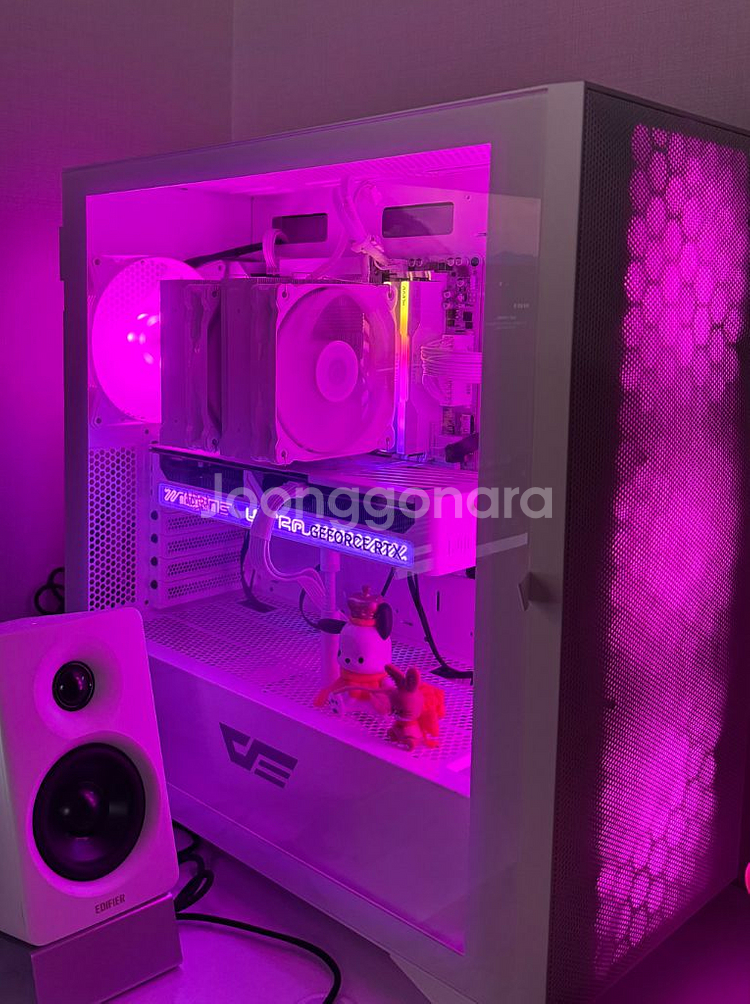 급처)9600x RTX5070 화이트 컴퓨터본체 팝니다--1