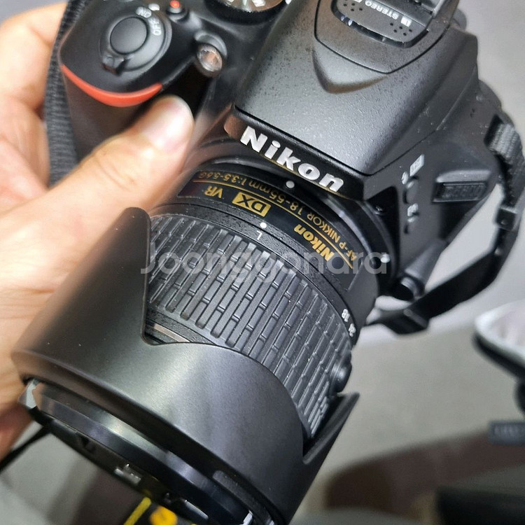 니콘 d5600 기본셋과 망원렌즈--1