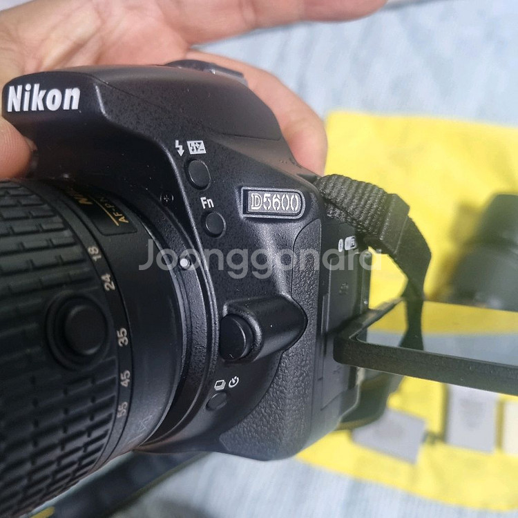 니콘 d5600 기본셋과 망원렌즈--2