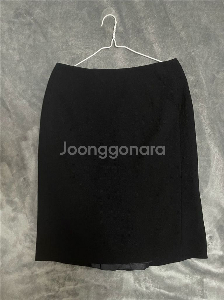 [무료배송] 에스카다 브랙 와플 미디 스커트--0
