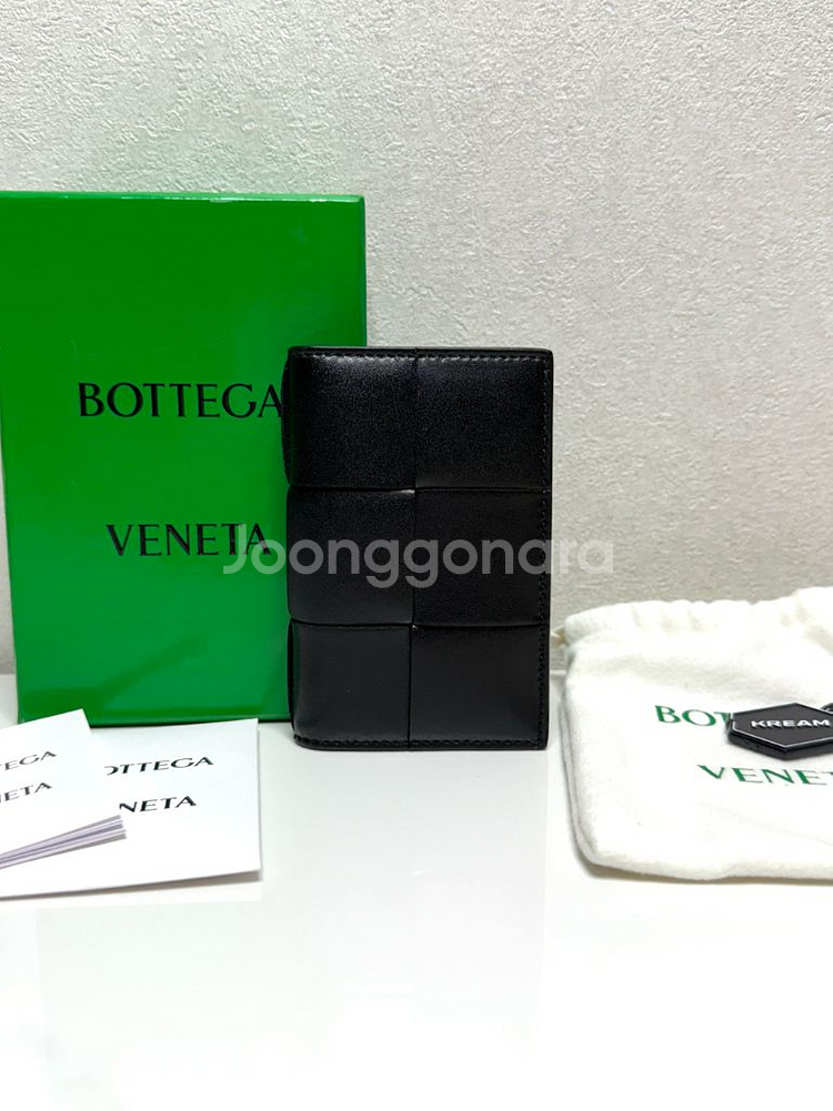 (크림/새상품)보테가베네타 플랩 오거나이저 카드지갑--0