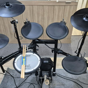 Roland TD-11 전자드럼 판매합니다.