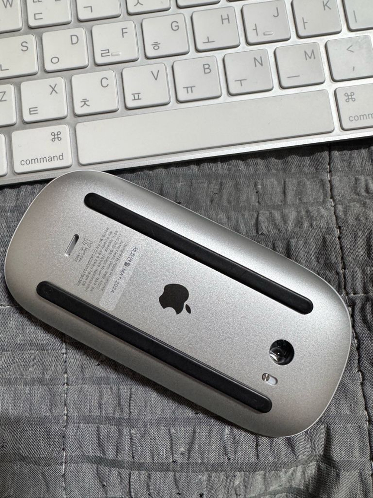 애플 정품 키보드와 마우스입니다 ㅠ 급쳐ㅠ--1