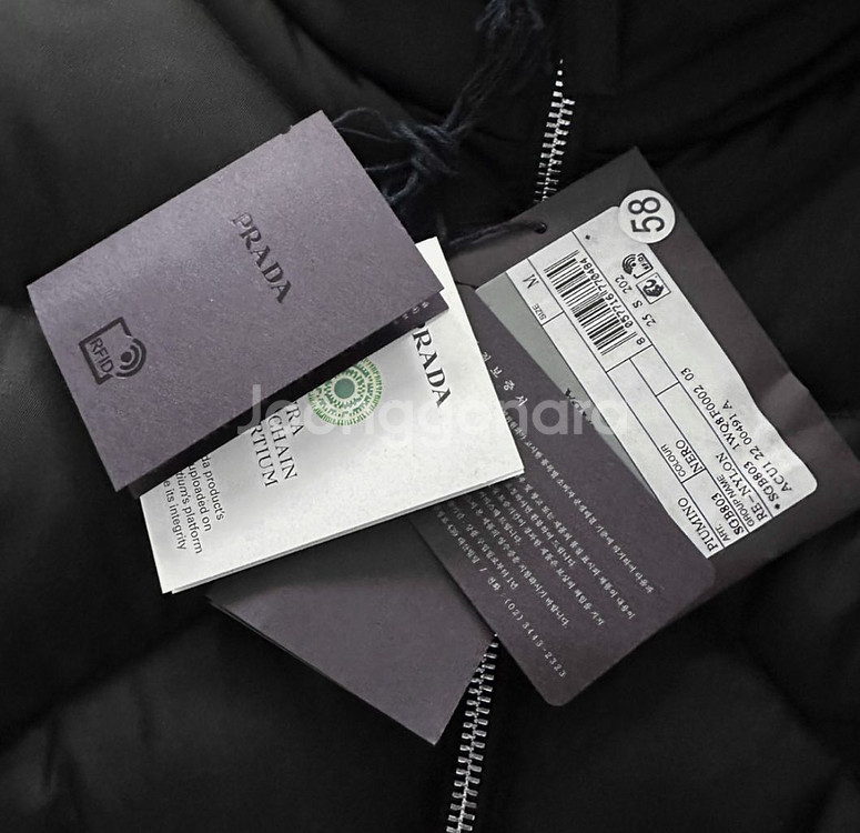 M] 프라다 리나일론 퀄팅 하이넥 삼각로고 다운 패딩--8