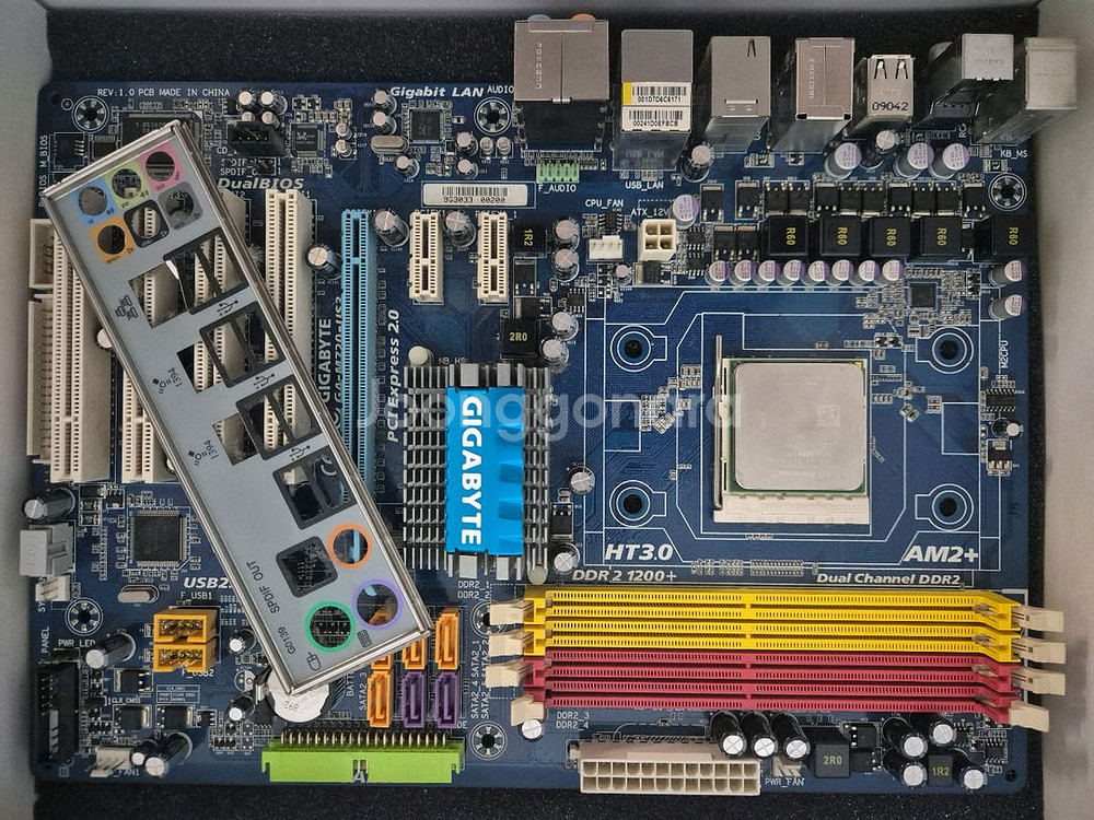 AMD Phenom x3 8650--0