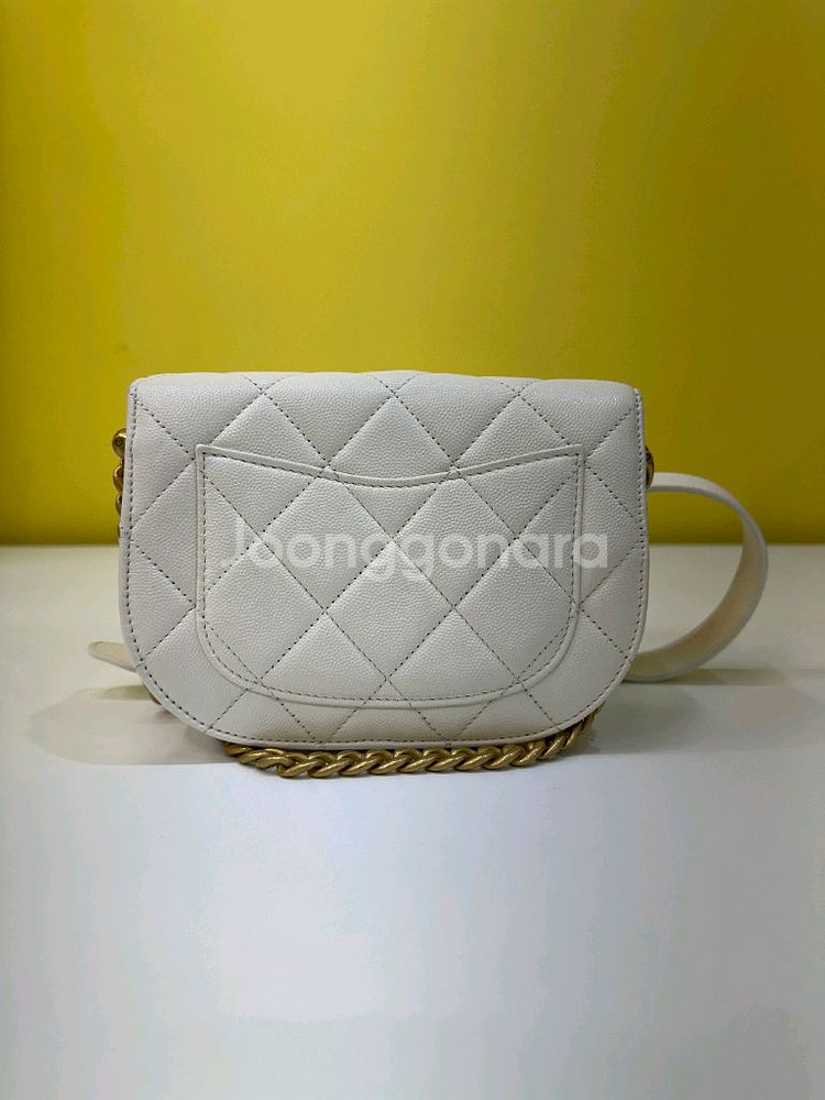 샤넬 캐비어 미니 메신저백 AS2484--4