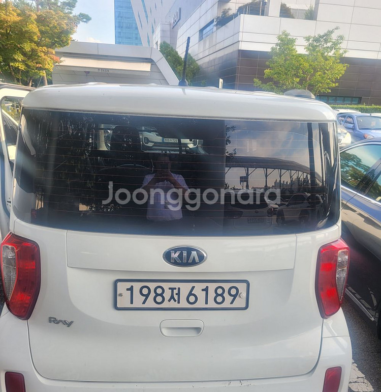 17년 레이밴 흰색 95600km 팝니다--1