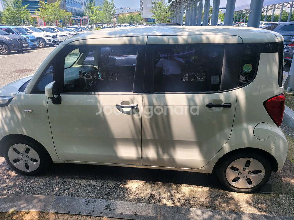 17년 레이밴 흰색 95600km 팝니다--2