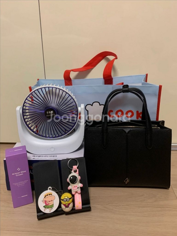 배송비포함 폴스부띠끄 토트백 (사진에 있는거 다 드림)--0
