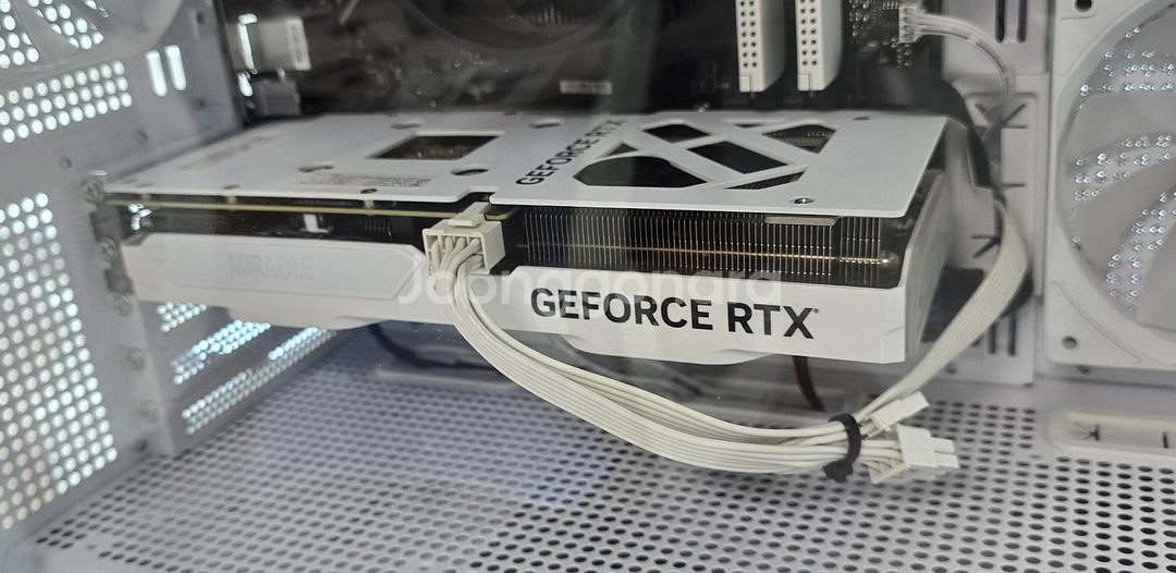 [화이트] 7500f, 4060ti, 32gb 데스크탑--2