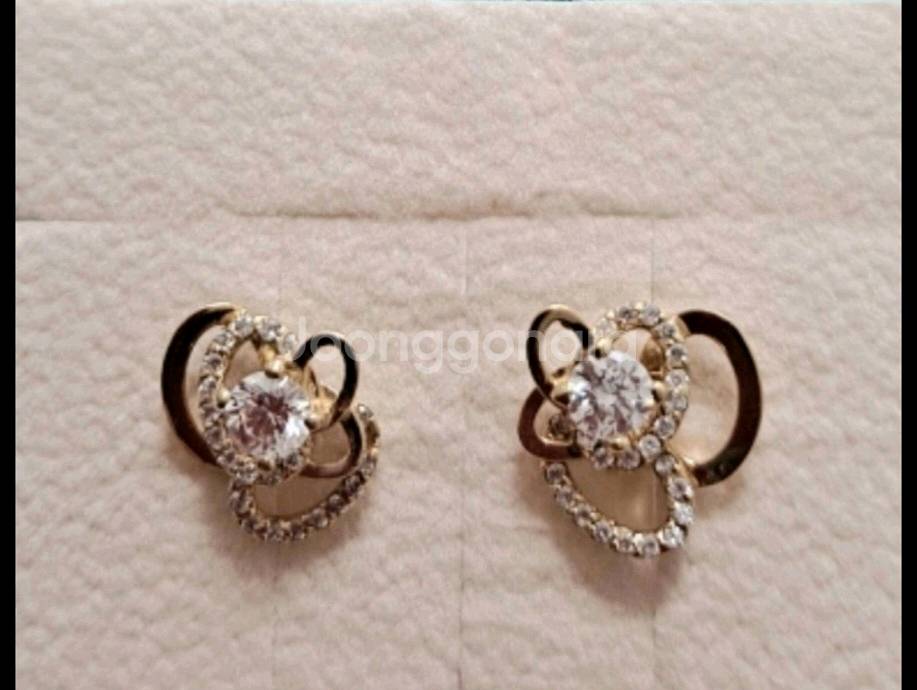 14k 골드 큐빅 핀식 귀걸이--1
