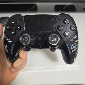 PS5듀얼센스 엣지 블랙 팝니다.