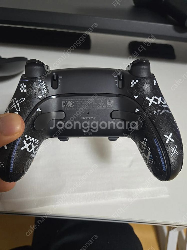 PS5듀얼센스 엣지 블랙 팝니다.--2