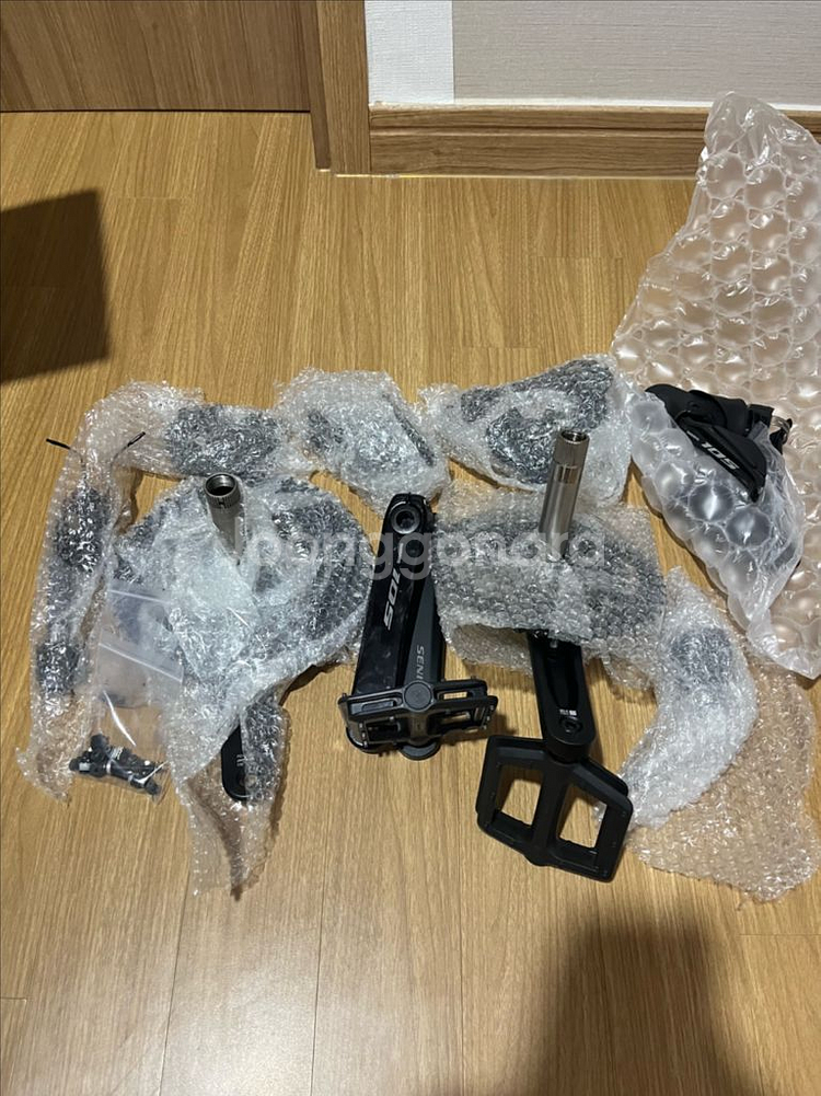 시마노 105 di2 전동 구동계 그룹셋--1