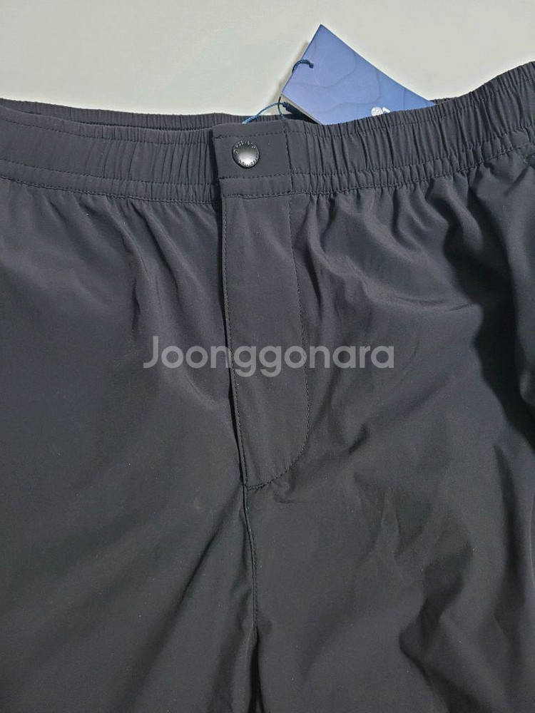 새상품)디스커버리 남성 경량 우븐 트레이닝 반바지--1
