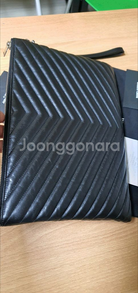 입생로랑 클러치/클러치백 뉴미듐 은장 정품S급(영수증O--3