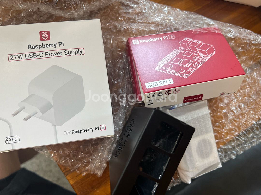 라즈베리파이5 8gb 미사용품(정품어댑터 쿨러 케이스)--0