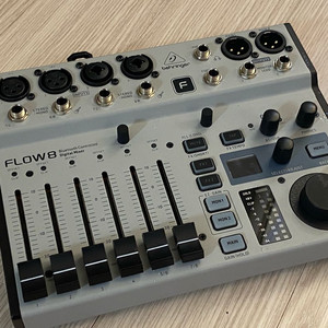 베링거 FLOW 8 디지털 오디오믹서 USB 오디오인터