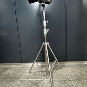 APUTURE amaran 100x, 200x 판매