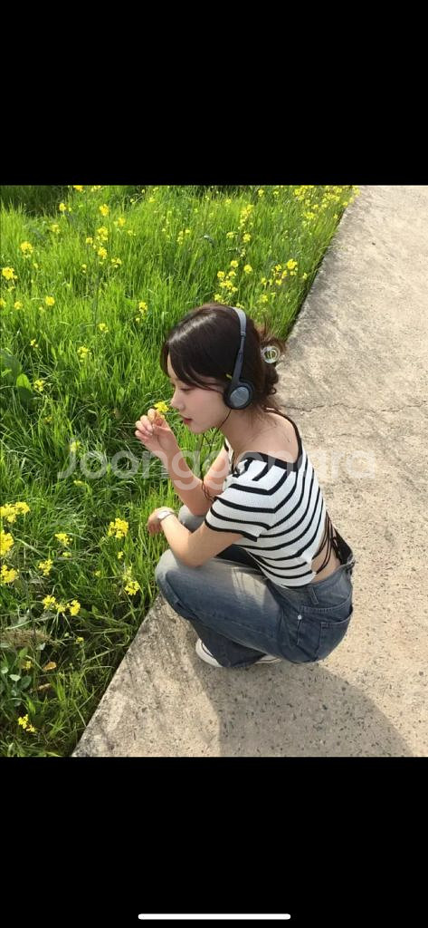 (새상품)뒷트임 리본 반팔티--2