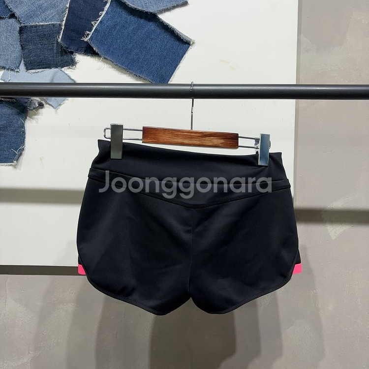 (24~26인치) 데상트 여성 기능성 반바지 쇼츠--3
