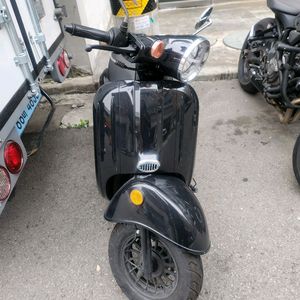 쥴리50 스쿠터