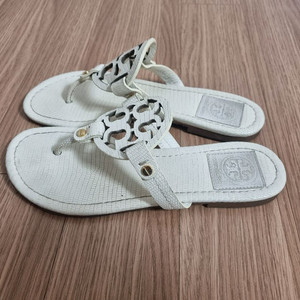토리버치 아이보리색 샌들 230 tory burch