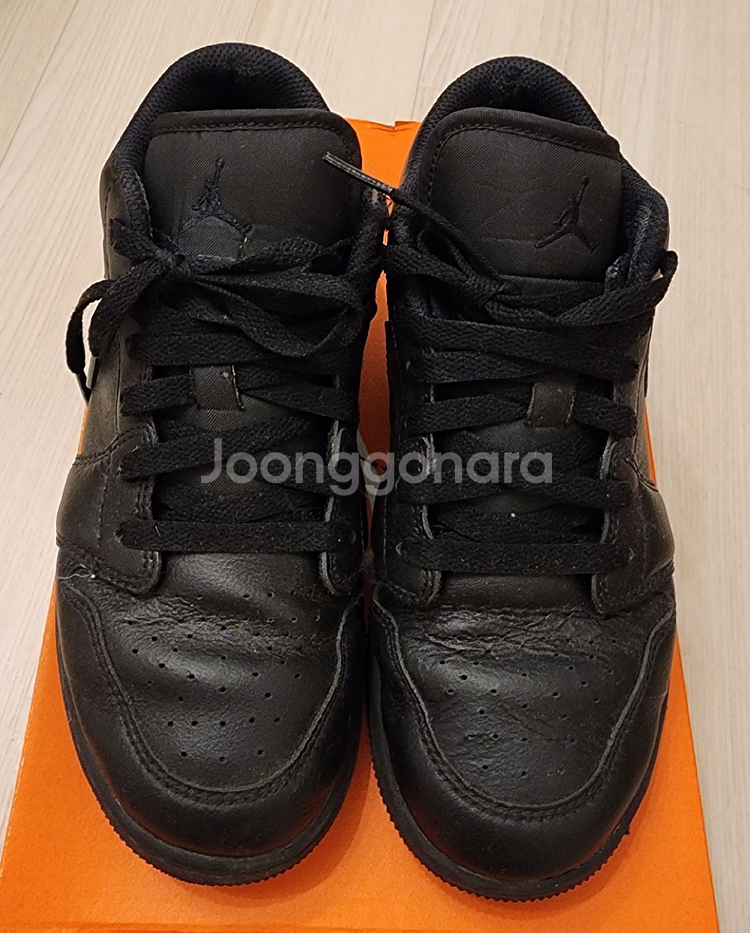 Air Jordan 1 Low Triple Black--0