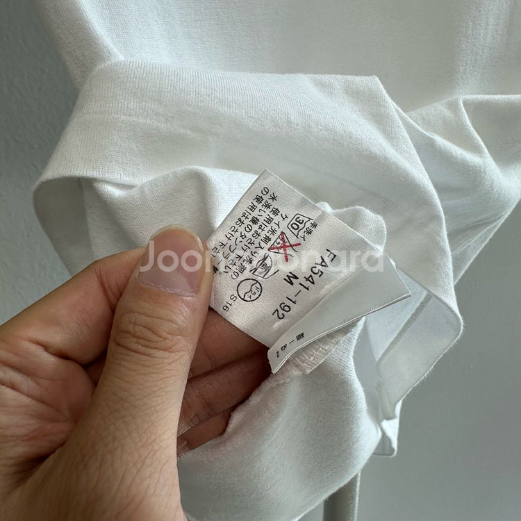 버버리 체크 디테일 포켓 티셔츠--5