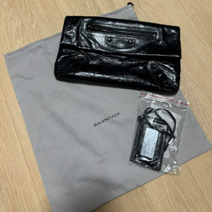 발렌시아가 클러치