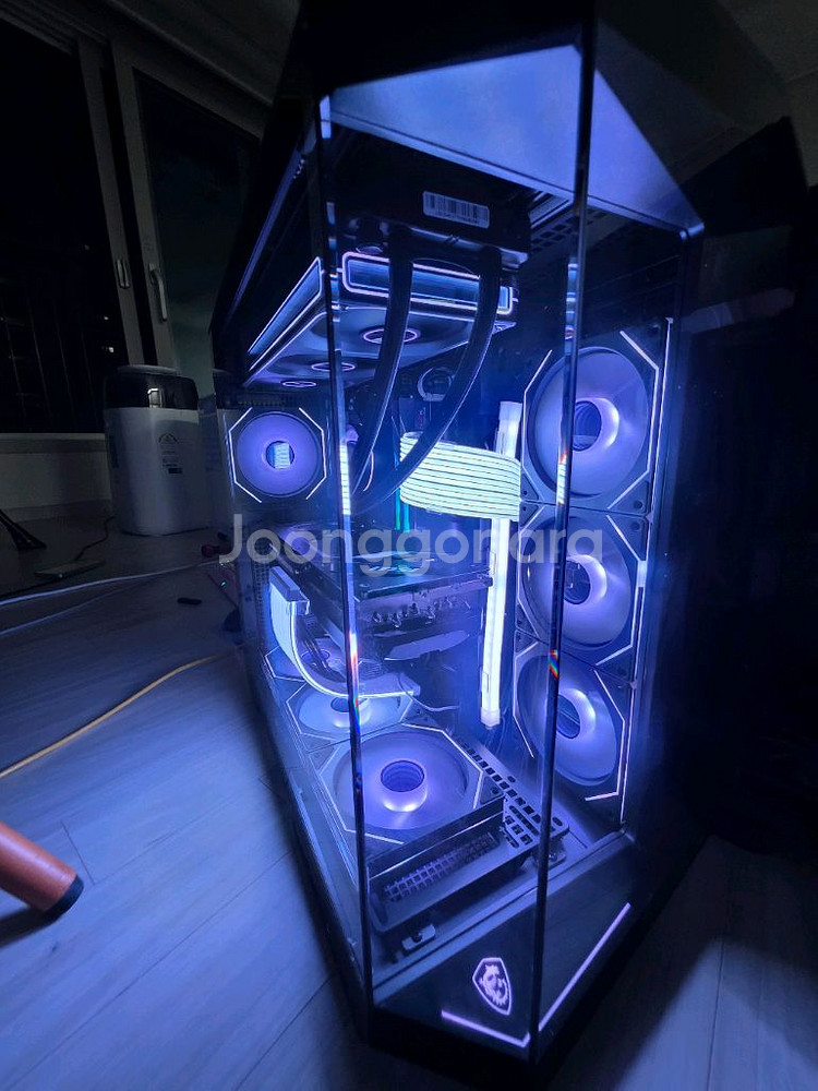 라이젠9 7950x3D RTX4080S 본체 팝니다--1