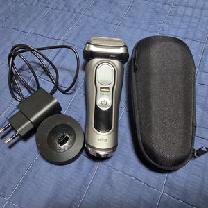 브라운 S9 프로 전기면도기구성품 본체, 충전기, 케이