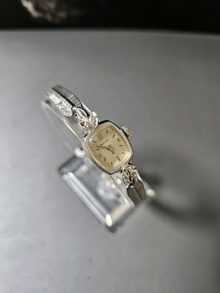 빈티지 부로바 여성용 수동태엽 은장메탈 시계/SWISS--2
