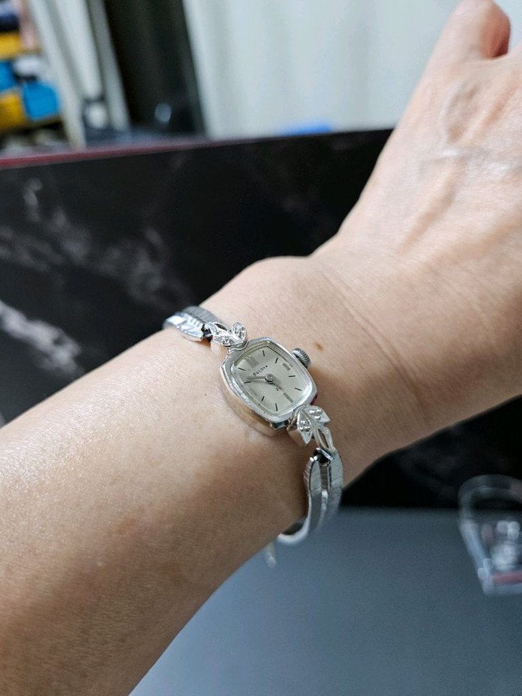 빈티지 부로바 여성용 수동태엽 은장메탈 시계/SWISS--7