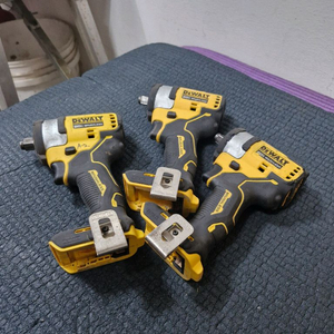 디월트충전임팩렌치 DCF911 미드토크임팩렌치 본체만