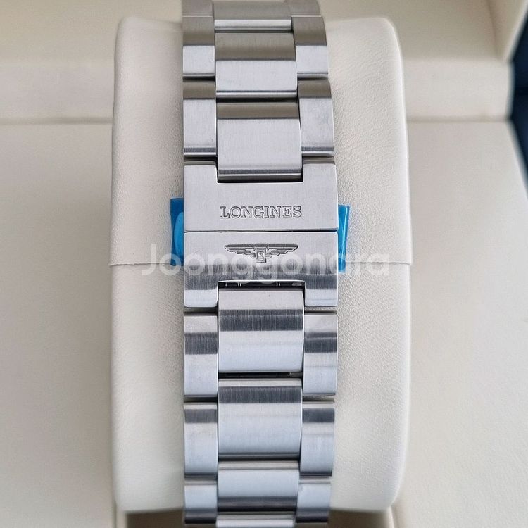 론진 콘퀘스트 V.H.P GMT 43mm 카본 다이얼--2
