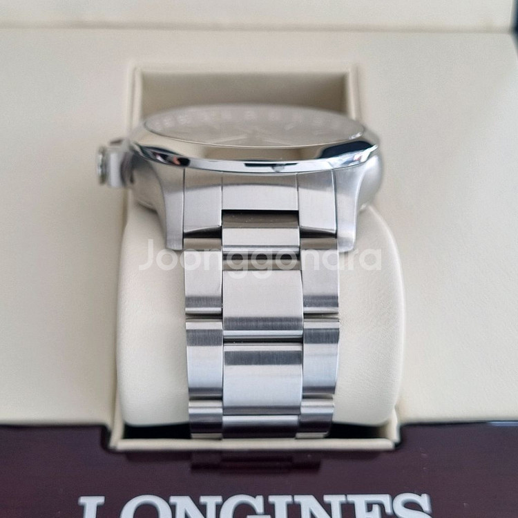 론진 콘퀘스트 V.H.P GMT 43mm 카본 다이얼--3