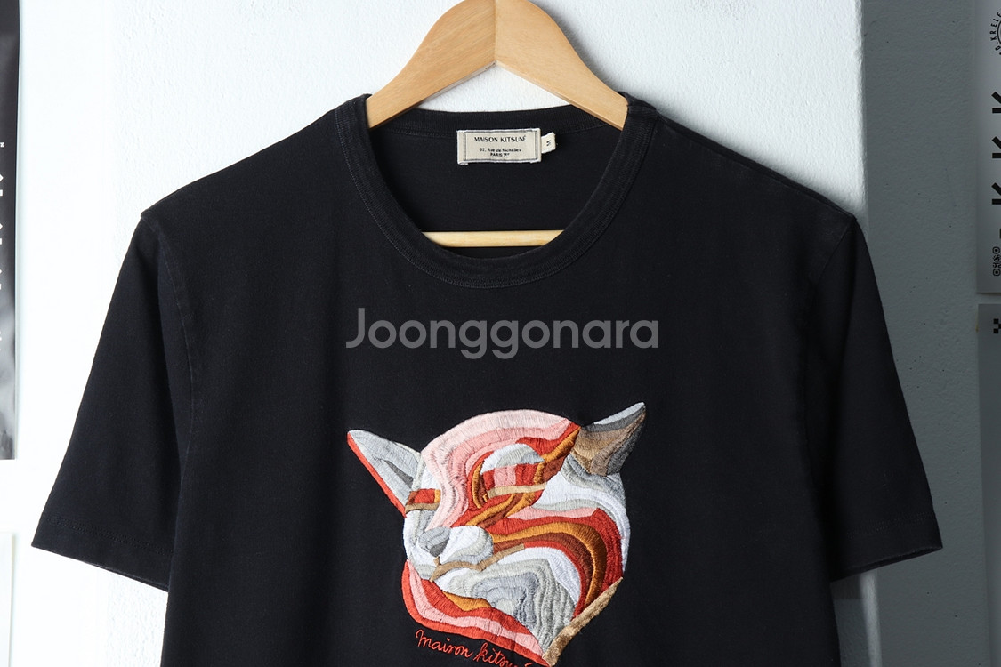 (M-L) 메종키츠네 반팔 티셔츠 빅로고 자수 한정판--2