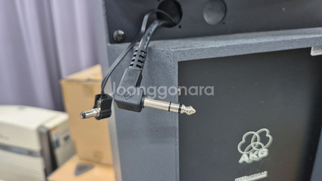 AKG 맥스모듈러 충전식 스피커 팝니다--1