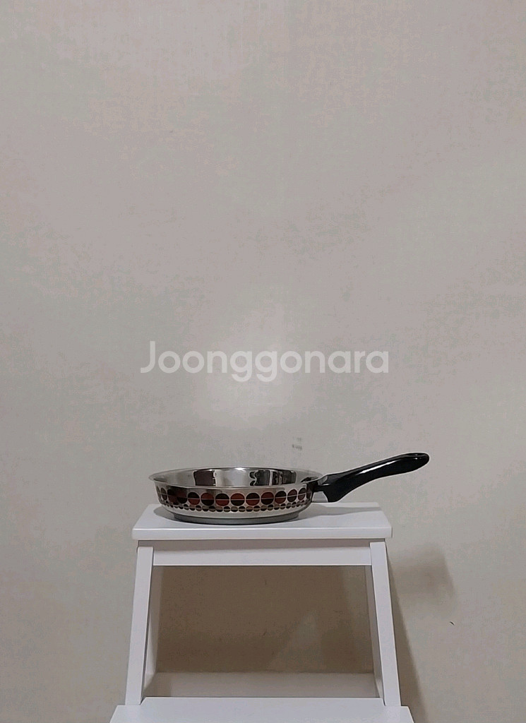 (중고)휘슬러 엠보 프라이팬 팝니다(26cm)--0