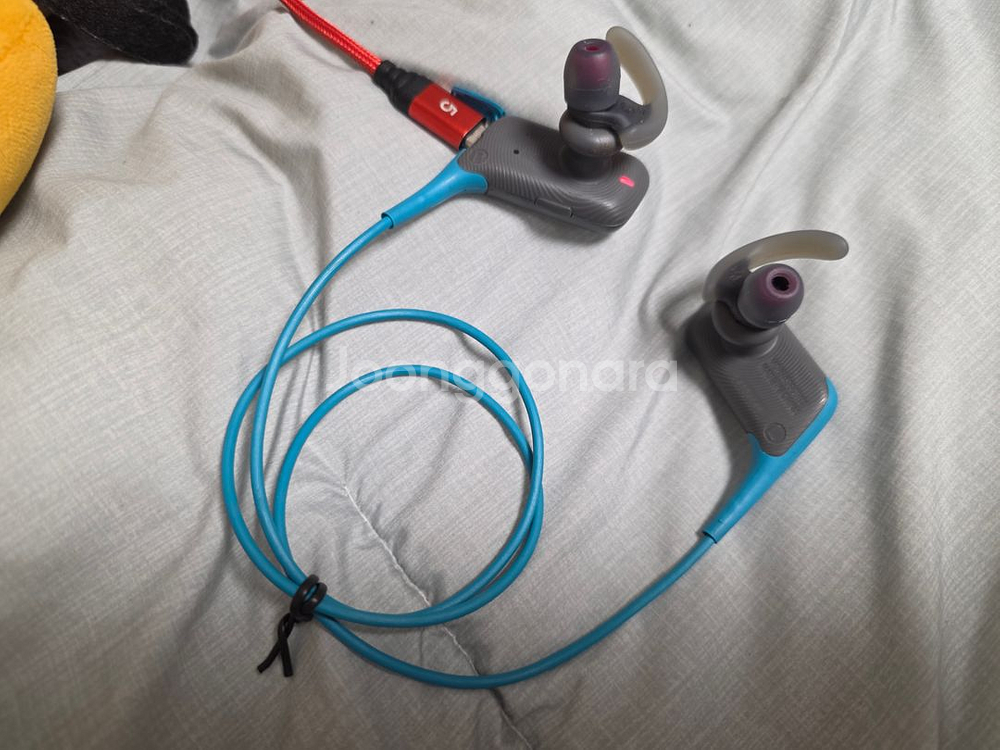 소니 MDR-AS600BT 작동품 택포--0