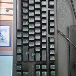 RAZER HUNTSMAN V2 리니어 옵티컬 키보드