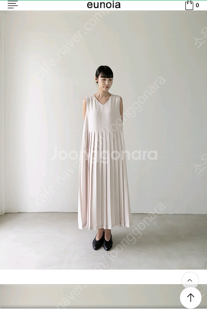 유노이아 v neck 플리츠 원피스 드레스 팝니다.--1