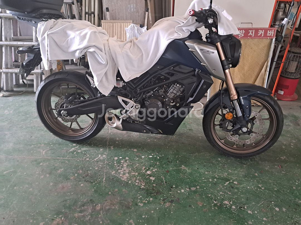 cb125r--2