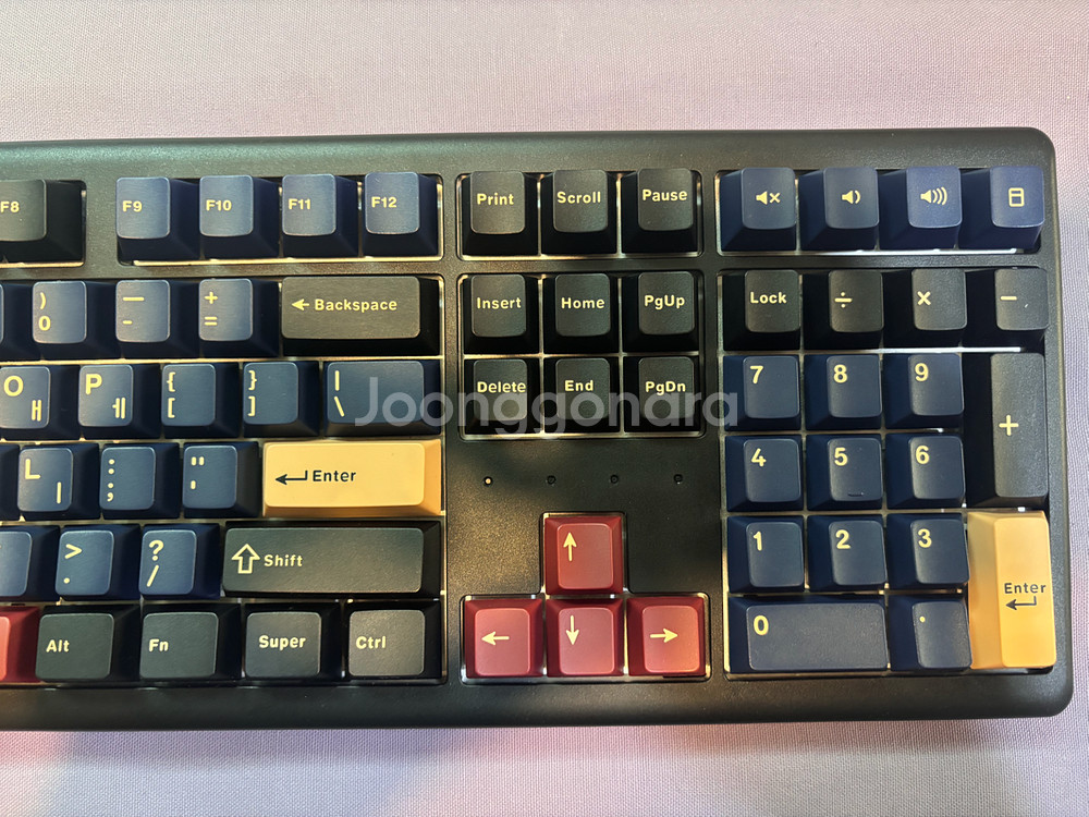프리플로우 아콘 M1 PRO MAX 8K 자석축 풀배열--3