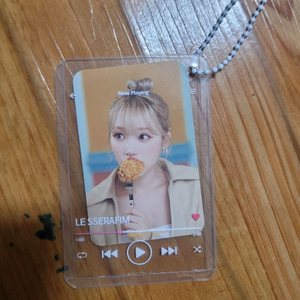 르세라핌 맘스터치 포카