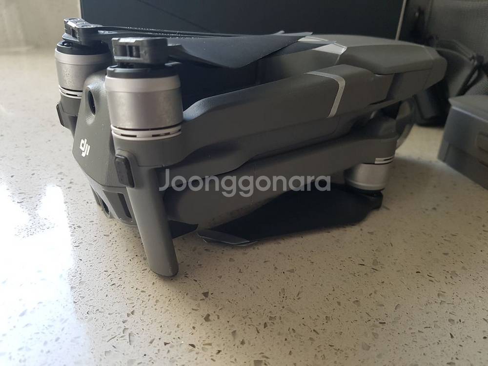 DJI 매빅2프로 플라이모어 드론 판매 합니다--2